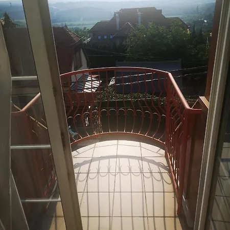 Zold Solyom Apartman Homestay Heviz